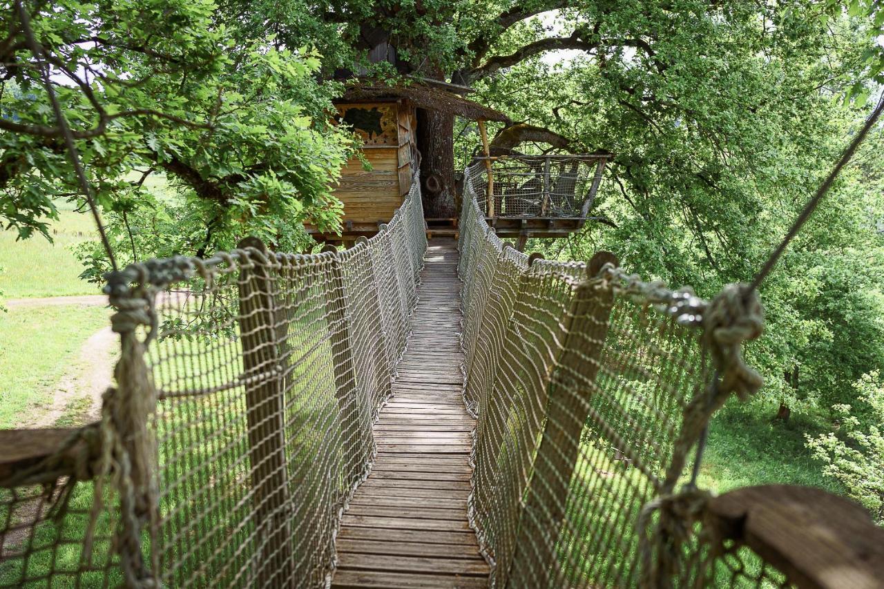 Cabane Perchee Dans Les Arbres Saint-Hilaire-en-Morvan Exteriér fotografie