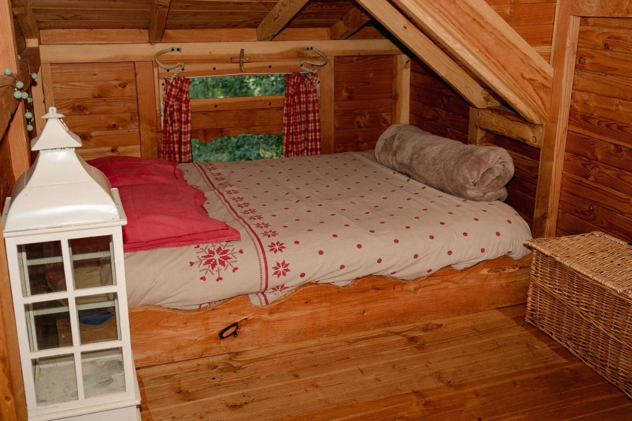 Cabane Perchee Dans Les Arbres Saint-Hilaire-en-Morvan Exteriér fotografie