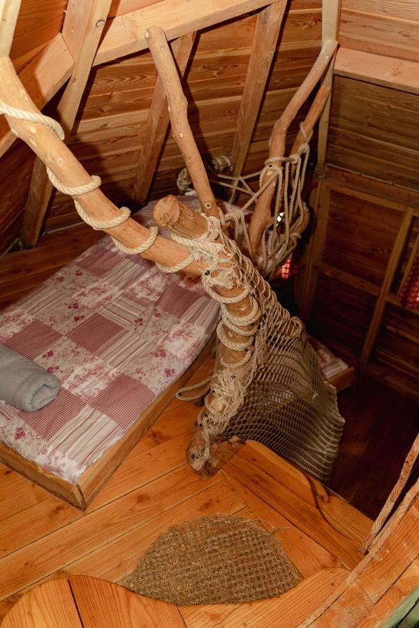 Cabane Perchee Dans Les Arbres Saint-Hilaire-en-Morvan Exteriér fotografie